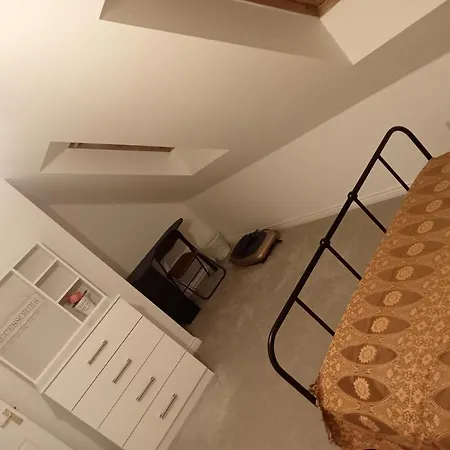 6 Western Court Lodge Bristol